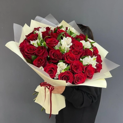 Букет «Танец любви» – гармония страсти и нежности в каждом лепестке Вытегра Вологодская область