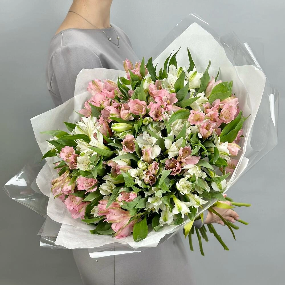 Букет «Гармония» – нежное сочетание белых и розовых альстромерий Вытегра Вологодская область