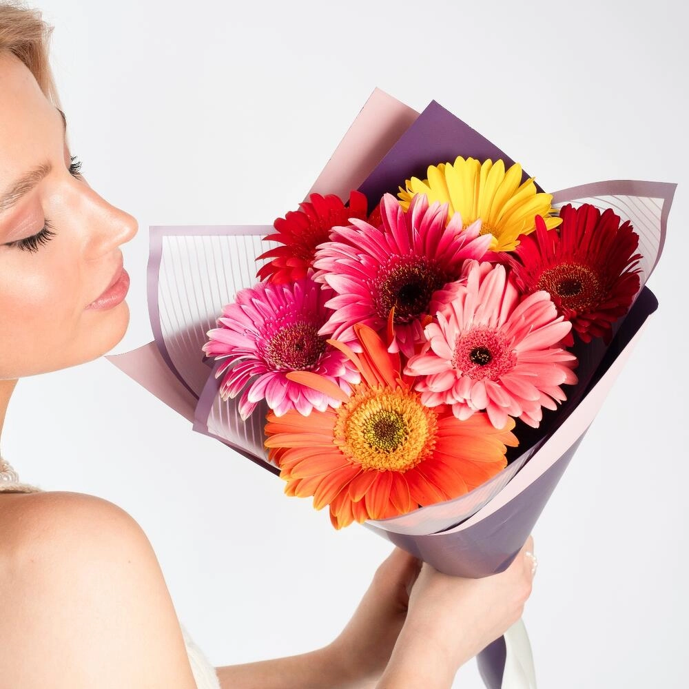 Солнечный букет из 7 свежих гербер – радость в подарок Вытегра Вологодская область