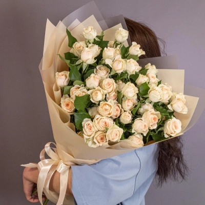 Букет «Персик» – пышные кустовые розы нежно-персикового оттенка Вытегра Вологодская область