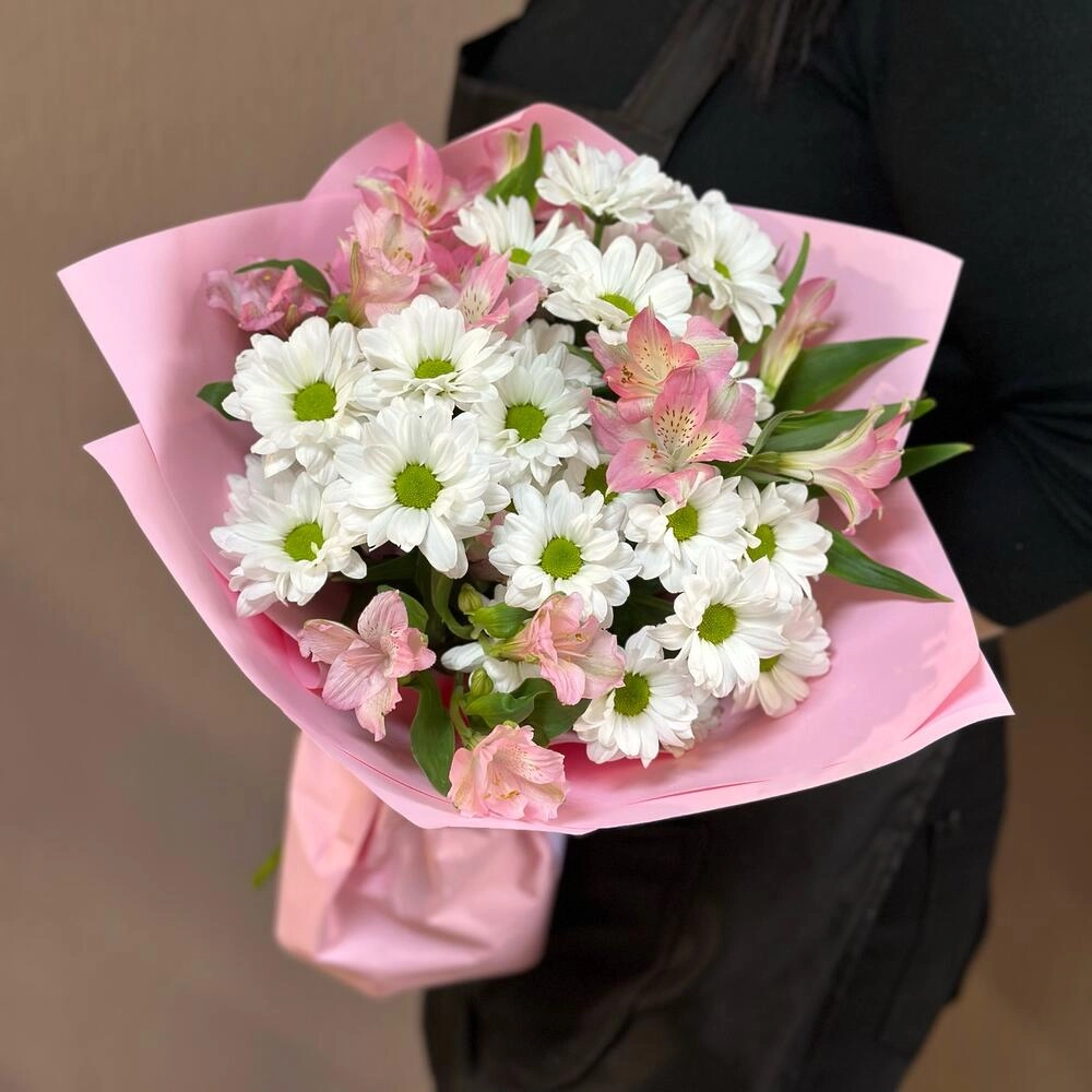 Букет «Поцелуй бабочки» нежность белых хризантем и розовых альстромерий Вытегра Вологодская область