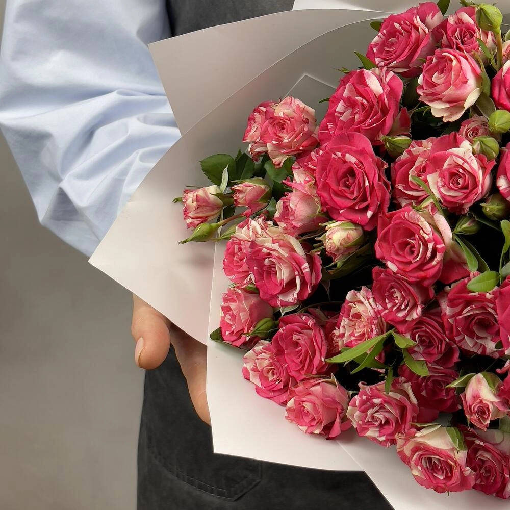 Букет «Фейерверк» – 9 пышных кустовых роз в огненной палитре Вытегра Вологодская область