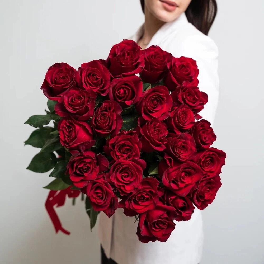 Роскошный букет «Эксплорер» – 25 красных роз для самых важных моментов Вытегра Вологодская область