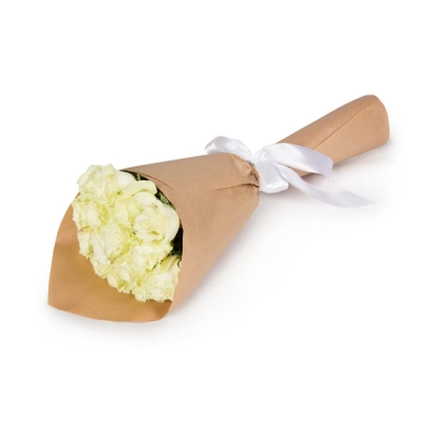 Букет из белых роз в крафте Вытегра Вологодская область