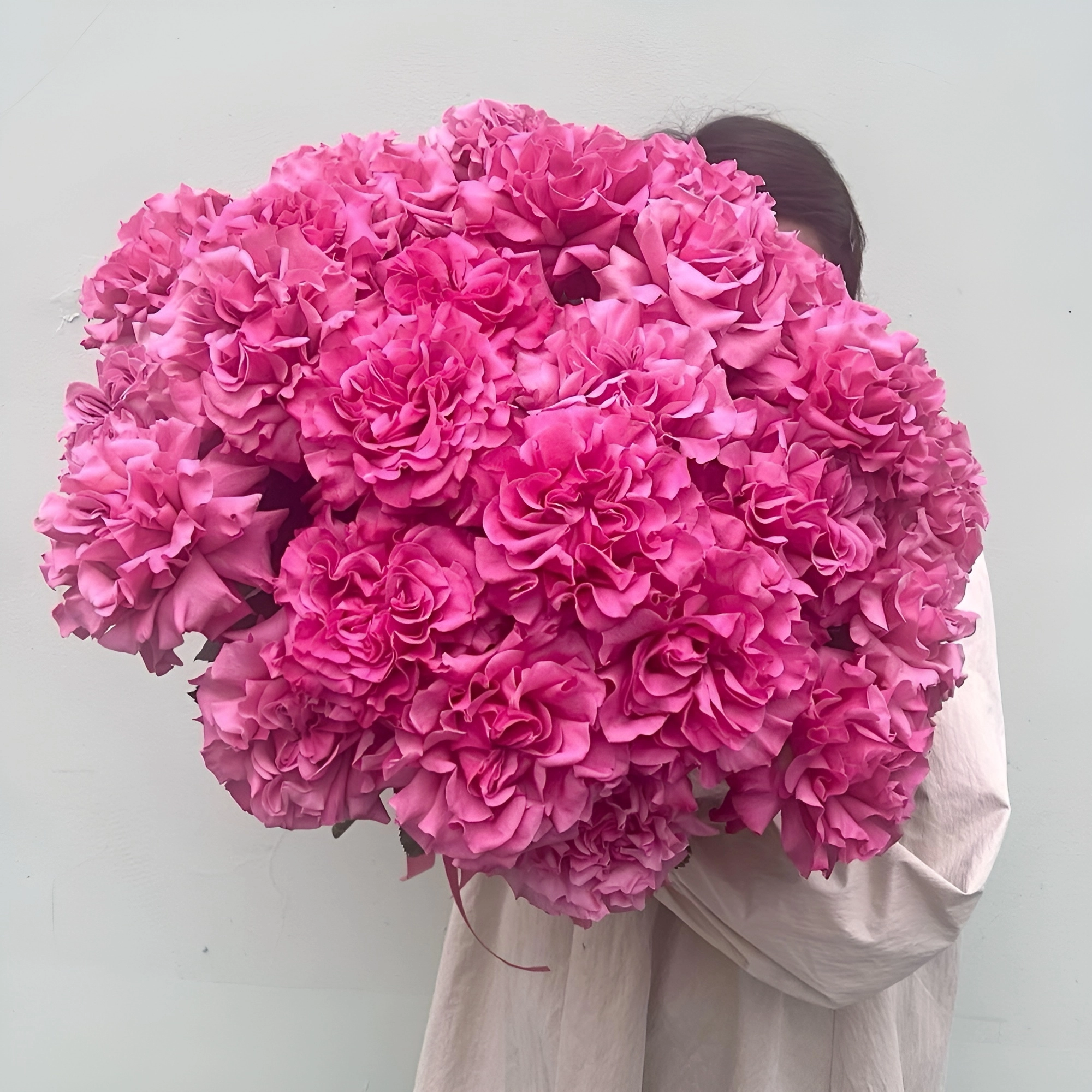 Роскошный букет из пионовидных роз – королевский подарок Вытегра Вологодская область