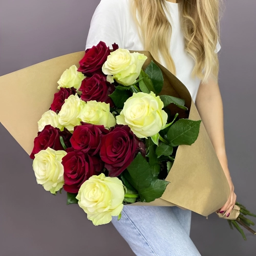 Букет «Инь-Ян» – гармония страсти и чистоты Вытегра Вологодская область