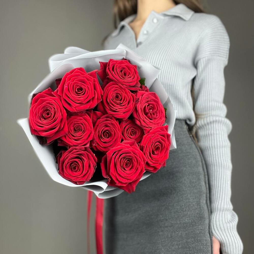 Букет «Красный бархат» – роскошь эквадорских роз Вытегра Вологодская область