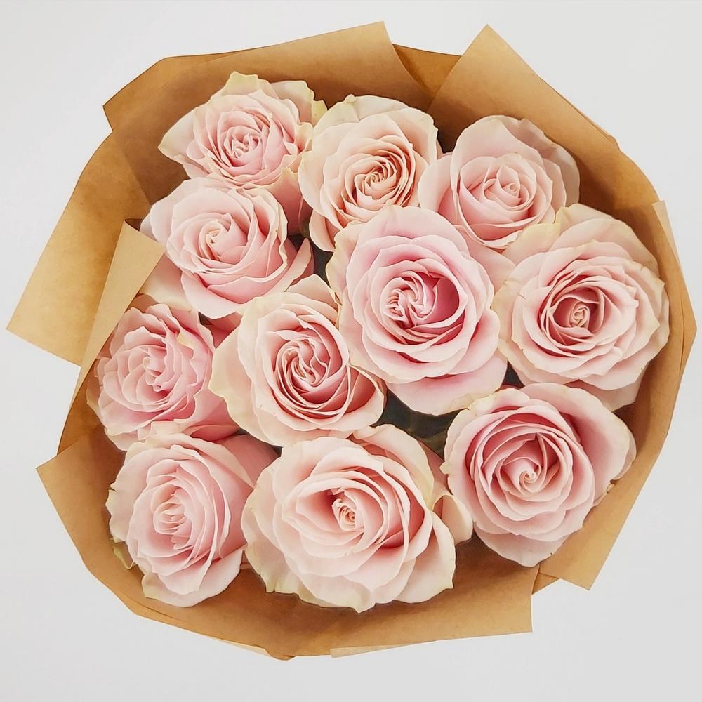 Букет из 11 розовых роз – нежность в каждом лепестке Вытегра Вологодская область