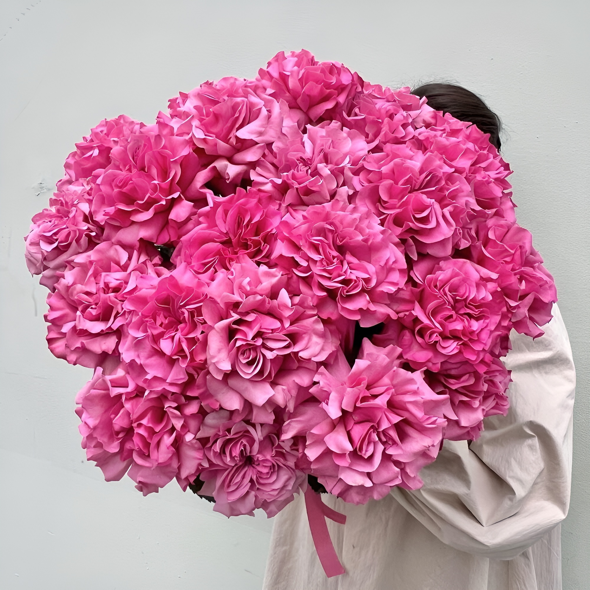 Роскошный букет из пионовидных роз – королевский подарок Вытегра Вологодская область