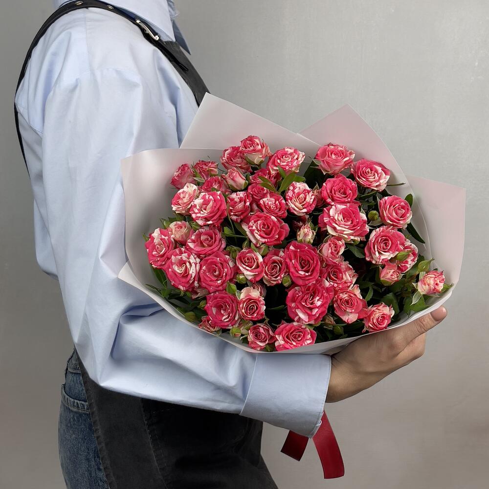 Букет «Фейерверк» – 9 пышных кустовых роз в огненной палитре Вытегра Вологодская область