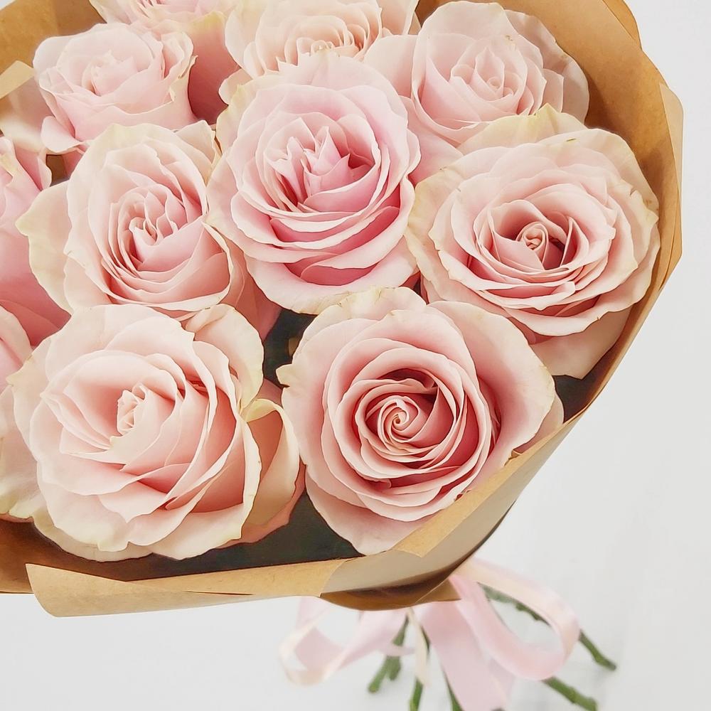 Букет из 11 розовых роз – нежность в каждом лепестке Вытегра Вологодская область